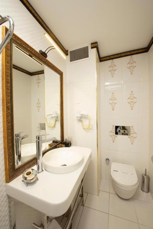 Hotel Phosphorion à Istambul Extérieur photo Bathroom