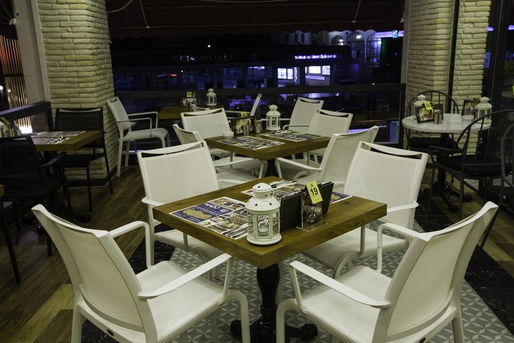 Hotel Phosphorion à Istambul Extérieur photo Interior of a restaurant in Nicosia