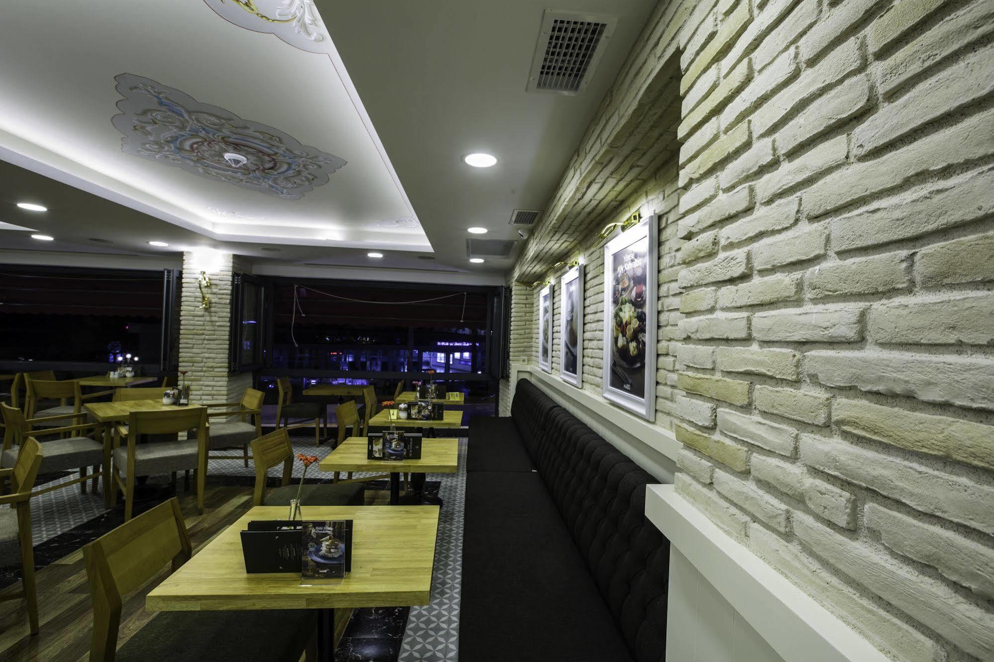 Hotel Phosphorion à Istambul Extérieur photo Interior of a restaurant in Nicosia, Cyprus
