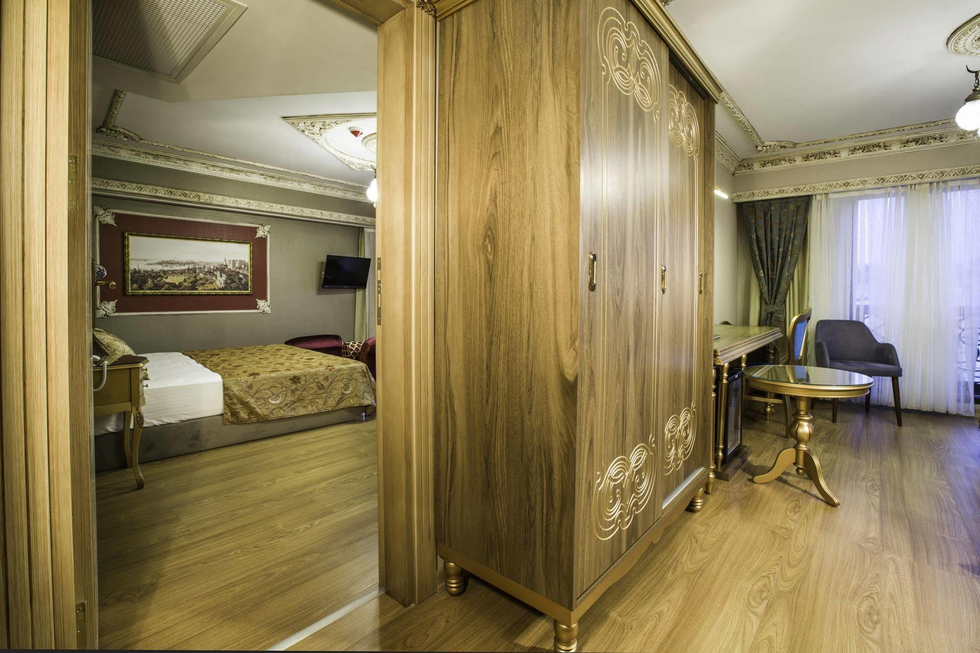Hotel Phosphorion à Istambul Extérieur photo A room at the hotel