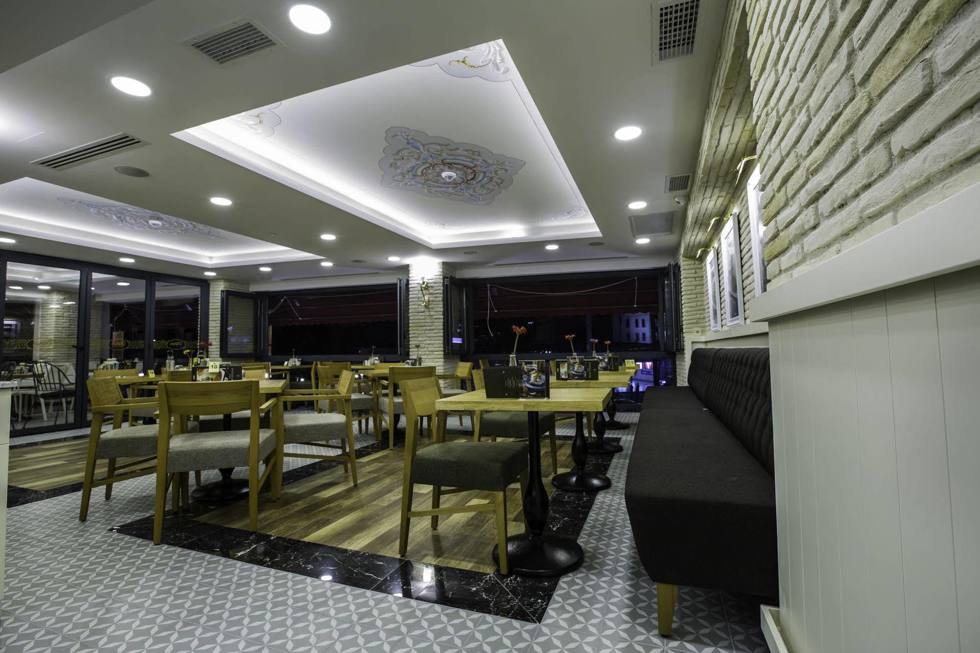 Hotel Phosphorion à Istambul Extérieur photo Interior of a restaurant in the hotel